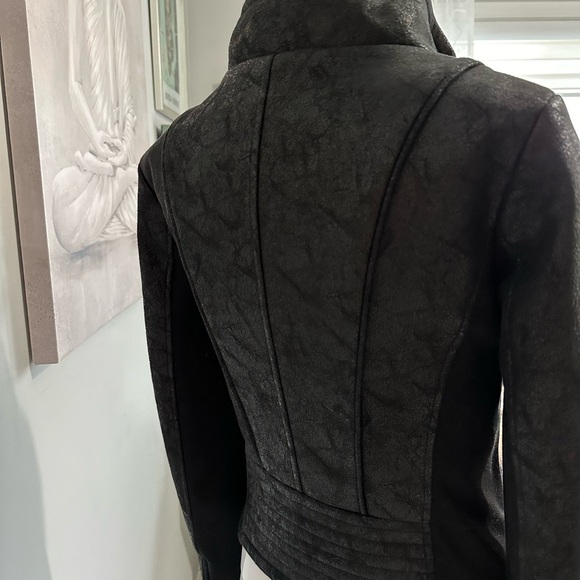 Armani exchange jacket extra small - Picture 9 of 9